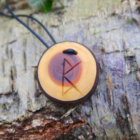 Yew pendant for psychic ability